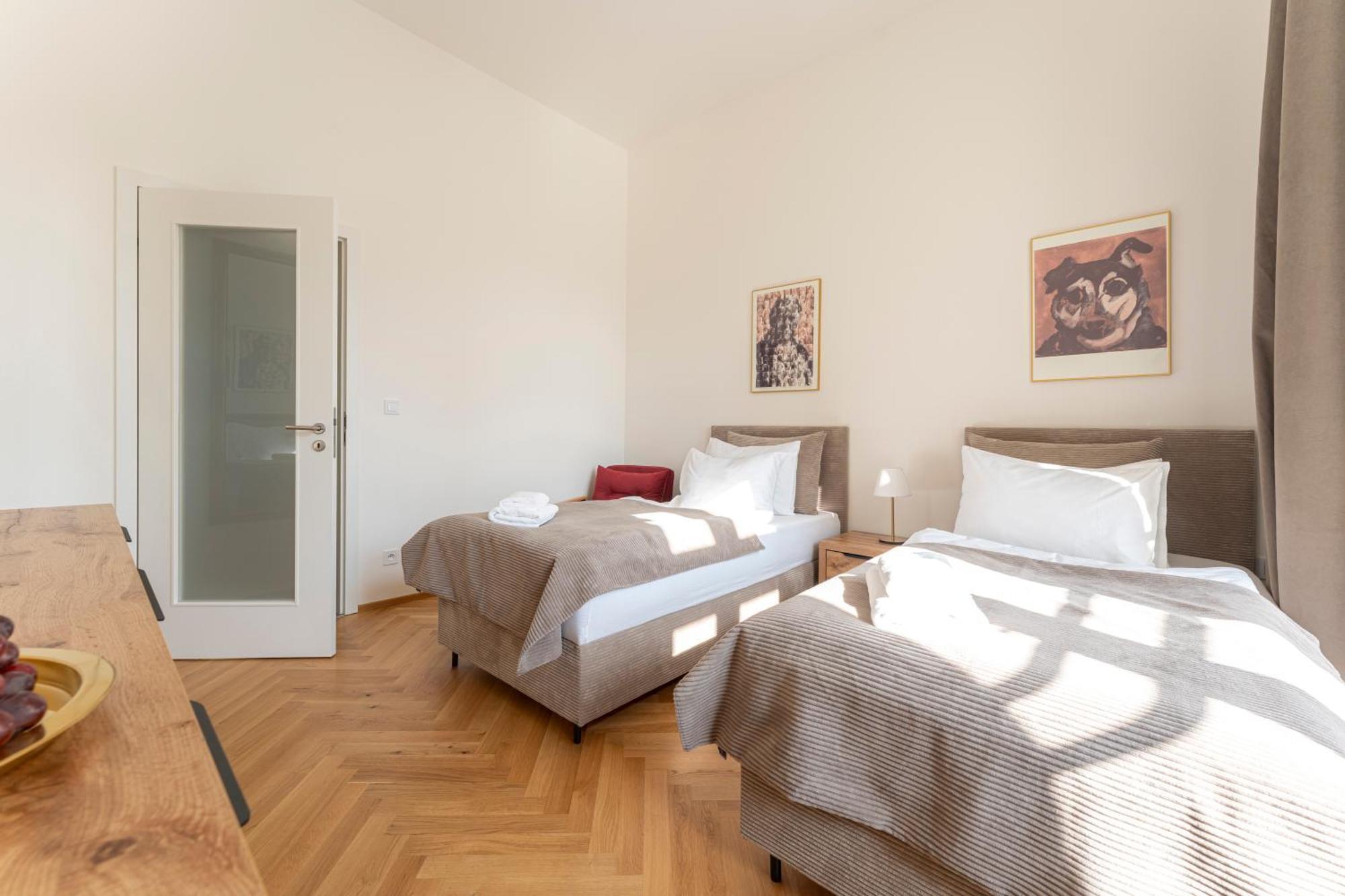 Oomph Apartment *